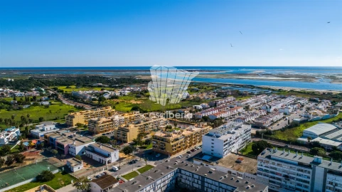 Apartamento T3 para Venda em Quelfes