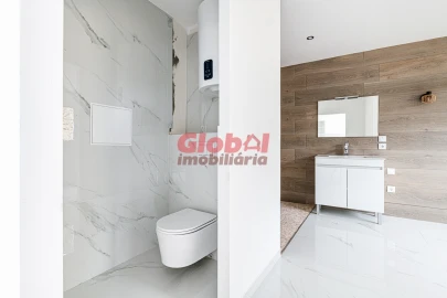 Moradia T1 para Venda em Barreiros e Cepões
