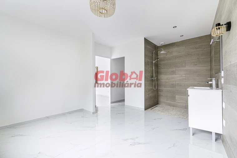 Moradia T1 para Venda em Barreiros e Cepões Foto 3