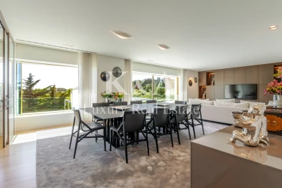 Apartamento T4 para Venda em Aldoar, Foz do Douro e Nevogilde