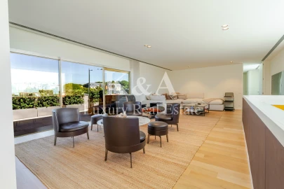 Apartamento T4 para Venda em Aldoar, Foz do Douro e Nevogilde
