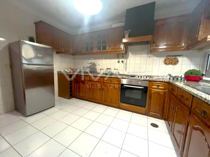 Moradia T5 para Arrendamento em Nogueiró e Tenões Foto 7
