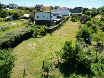Moradia T3 para Venda em Nogueira do Cravo e Pindelo