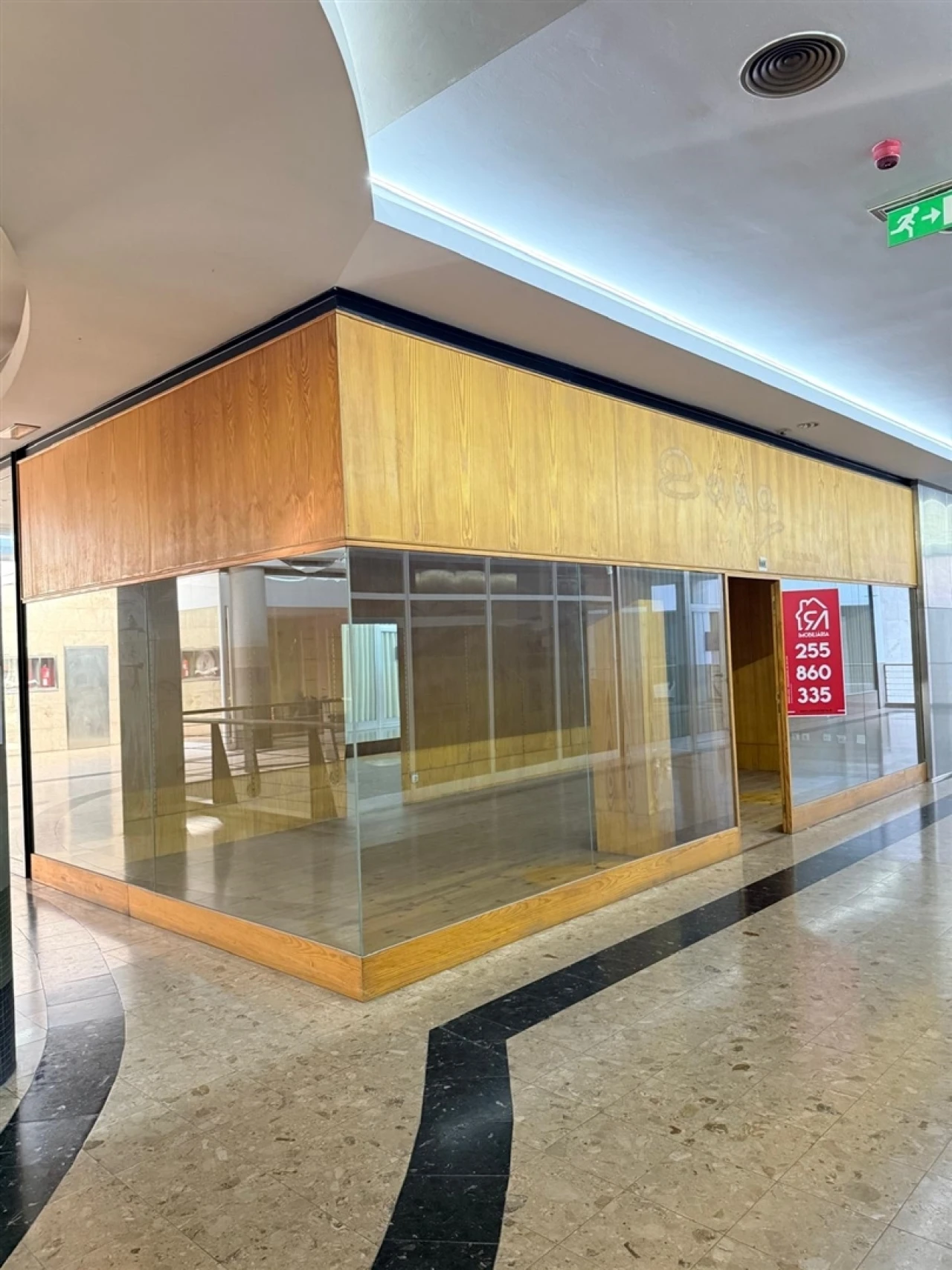 Loja para Arrendamento em Paços de Ferreira Foto 2