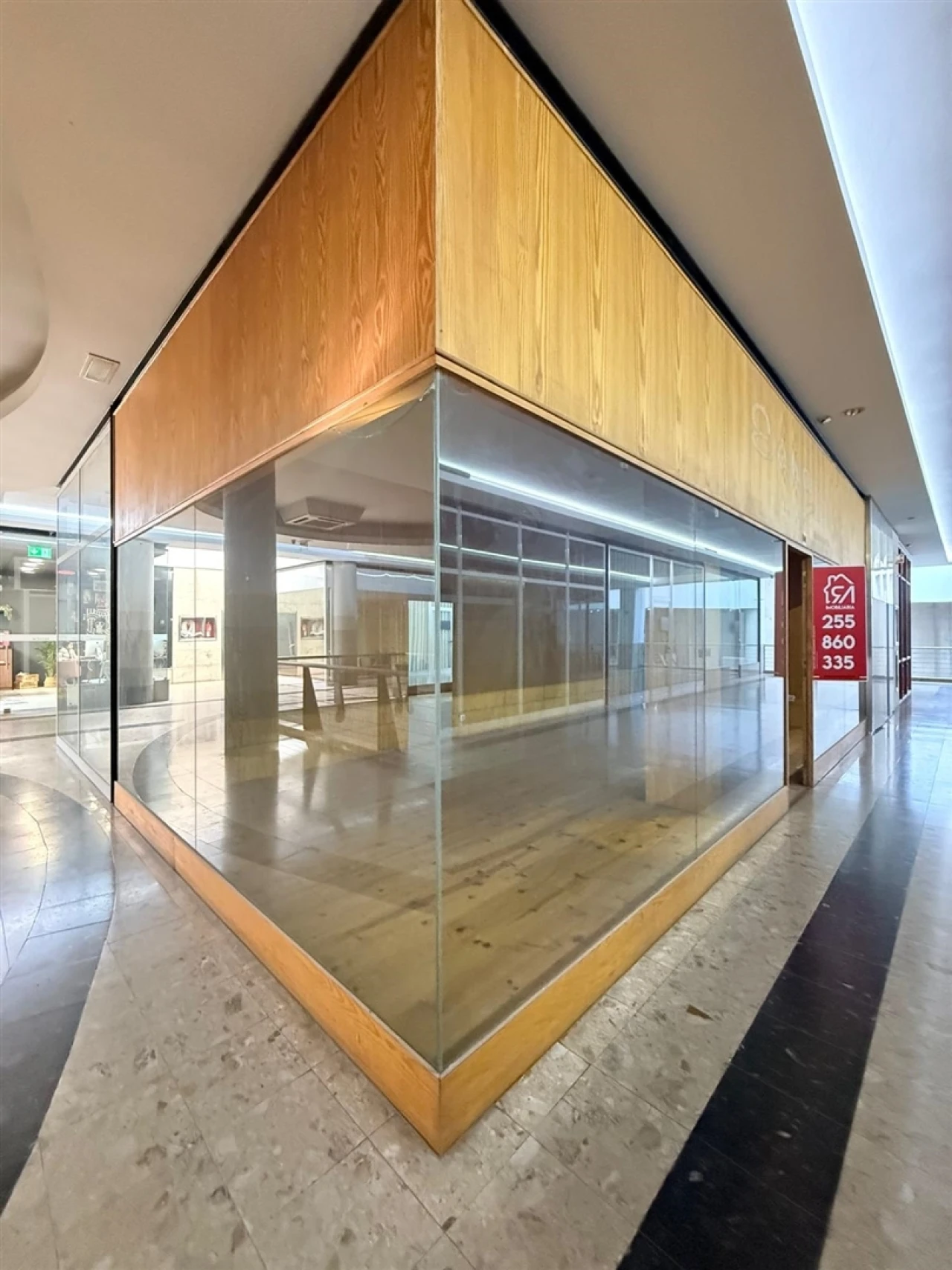 Loja para Arrendamento em Paços de Ferreira Foto 3