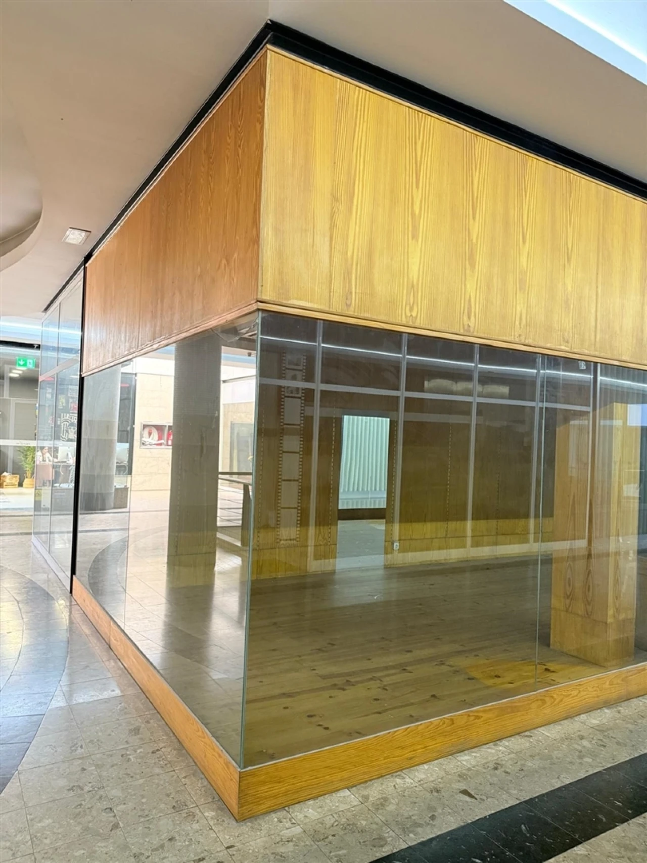 Loja para Arrendamento em Paços de Ferreira Foto 10