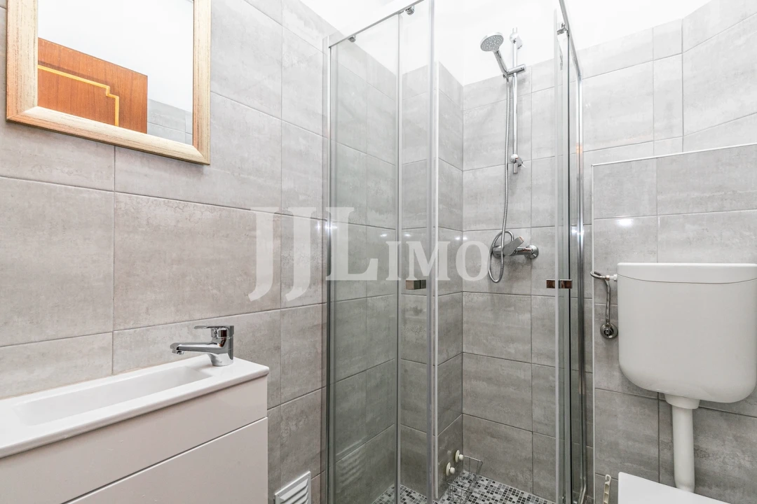Apartamento T3 para Venda em Santo António Foto 19