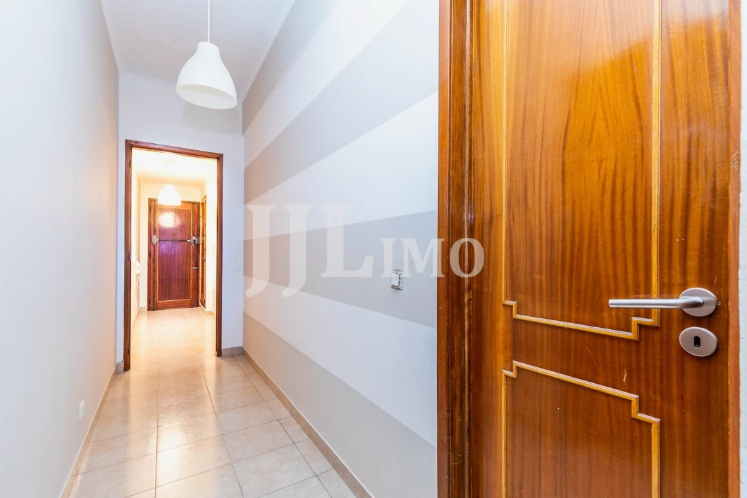 Apartamento T3 para Venda em Santo António Foto 6