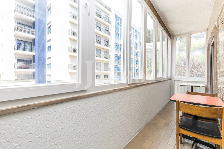 Apartamento T3 para Venda em Santo António Foto 8