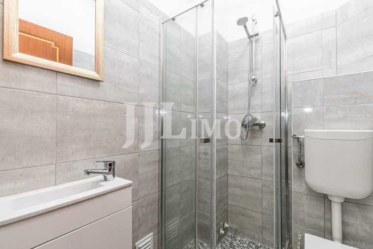 Apartamento T3 para Venda em Santo António Foto 19