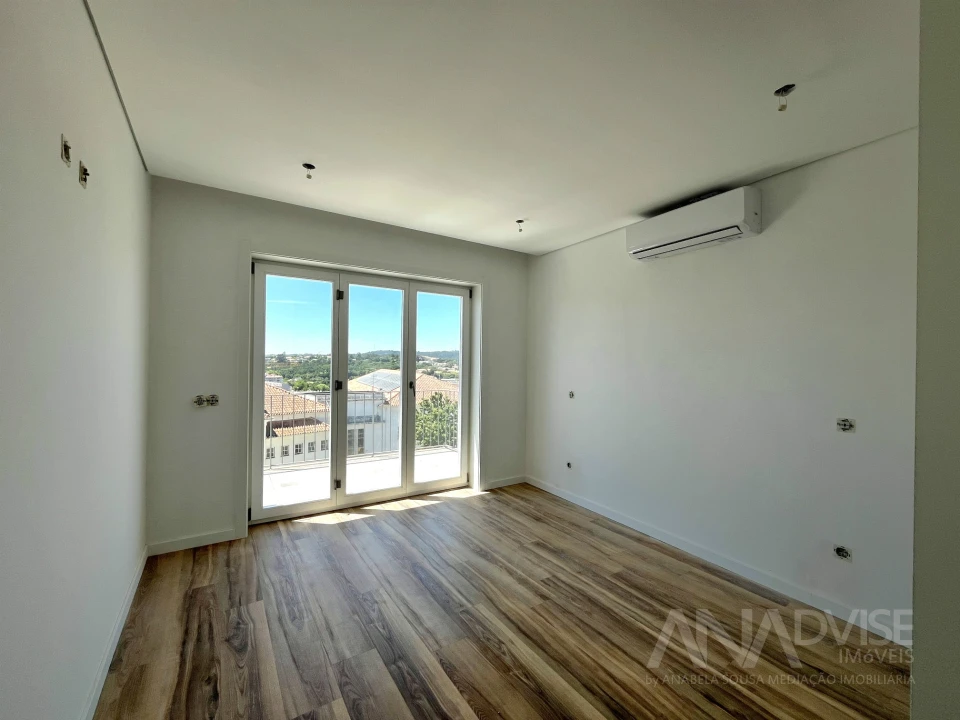 Apartamento T2 para Venda em Viseu Foto 14
