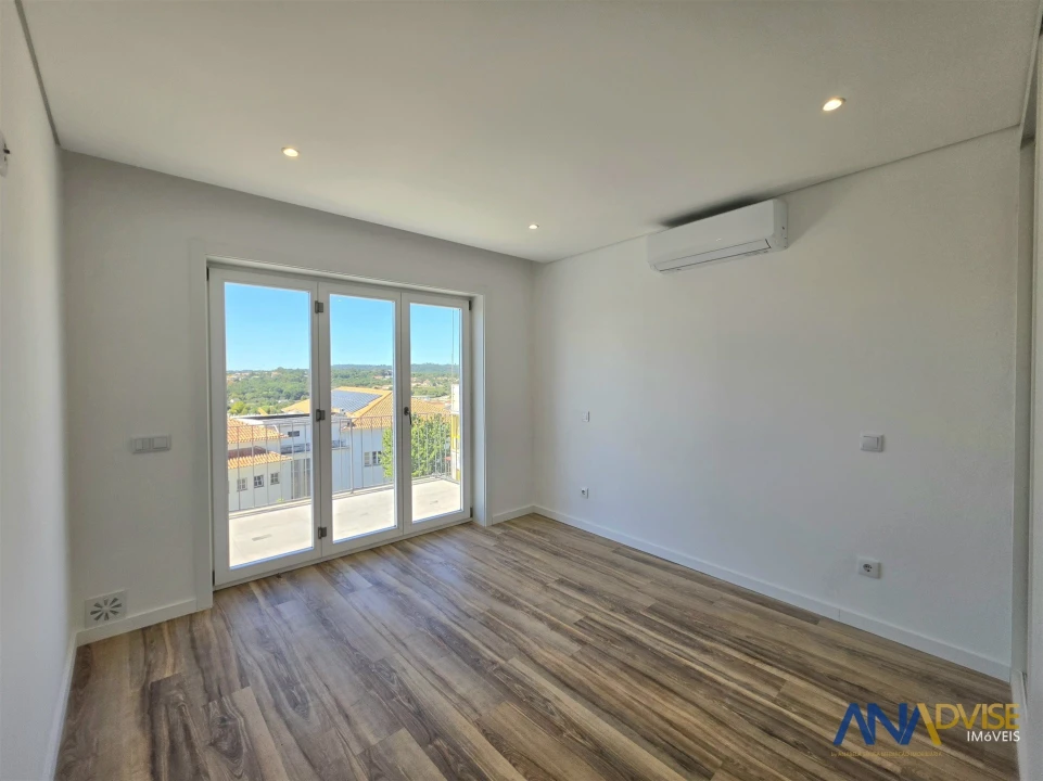 Apartamento T2 para Venda em Viseu Foto 10