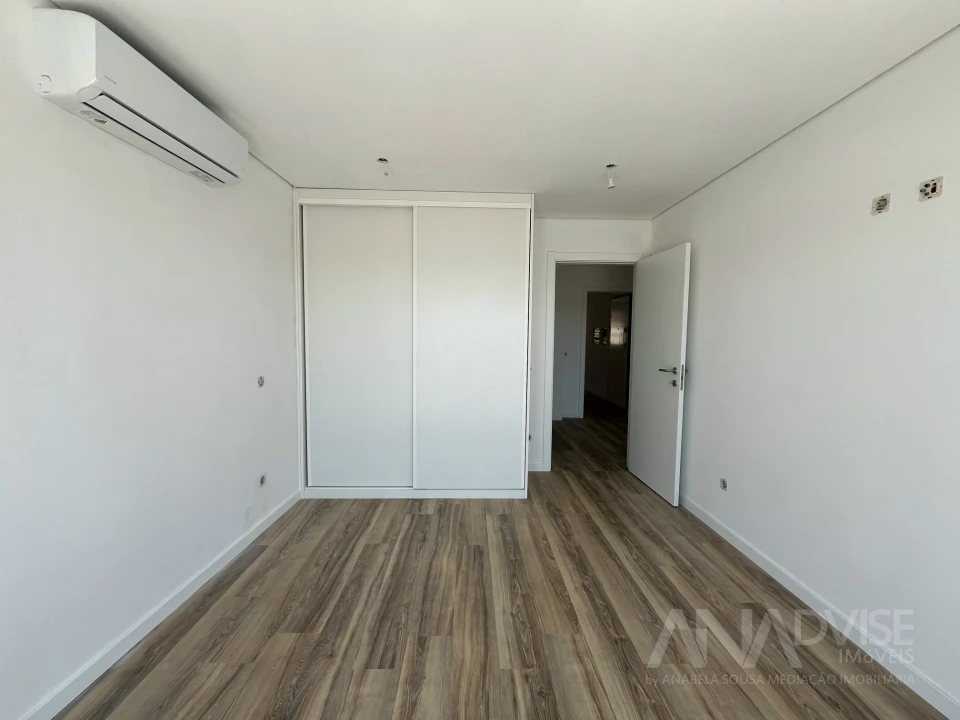 Apartamento T2 para Venda em Viseu Foto 17