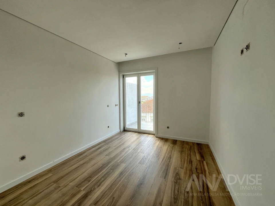 Apartamento T2 para Venda em Viseu Foto 14