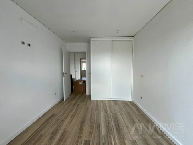 Apartamento T2 para Venda em Viseu Foto 15