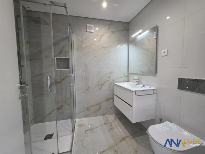 Apartamento T2 para Venda em Viseu Foto 7