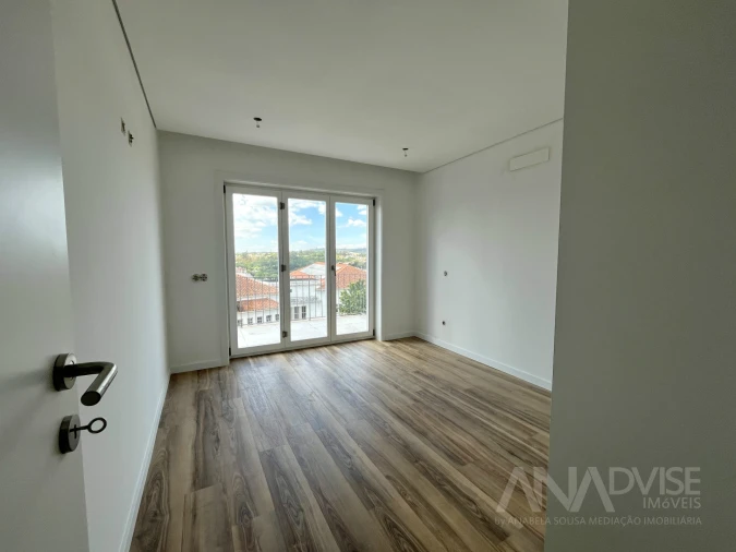 Apartamento T2 para Venda em Viseu Foto 10