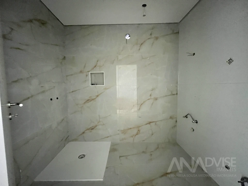 Apartamento T2 para Venda em Viseu Foto 9