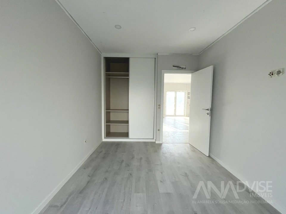 Apartamento T4 para Venda em Rio de Loba Foto 13