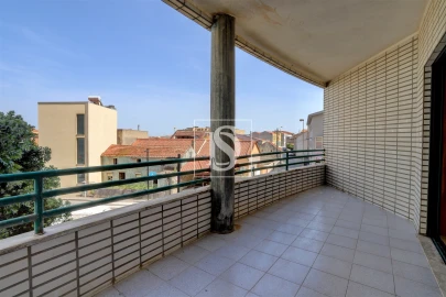 Apartamento T3 para Venda em Aver-O-Mar, Amorim e Terroso