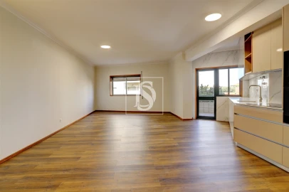 Apartamento T3 para Venda em Aver-O-Mar, Amorim e Terroso