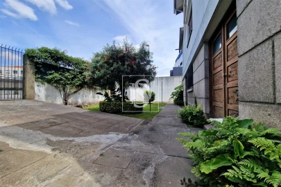 Moradia T6 para Venda em Paranhos