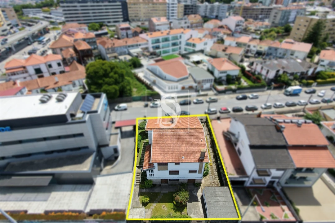 Moradia T6 para Venda em Paranhos Foto 4