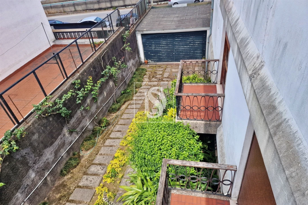 Moradia T6 para Venda em Paranhos Foto 40