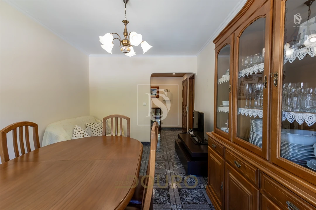 Apartamento T3 para Venda em Vilar de Andorinho Foto 3