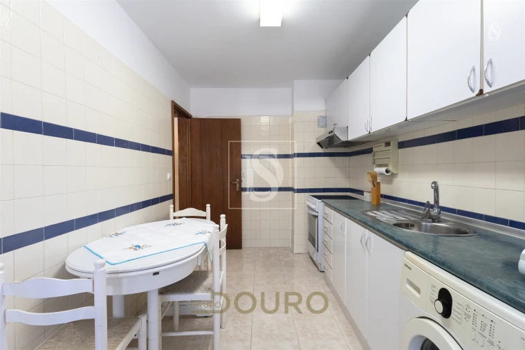 Apartamento T3 para Venda em Vilar de Andorinho Foto 6