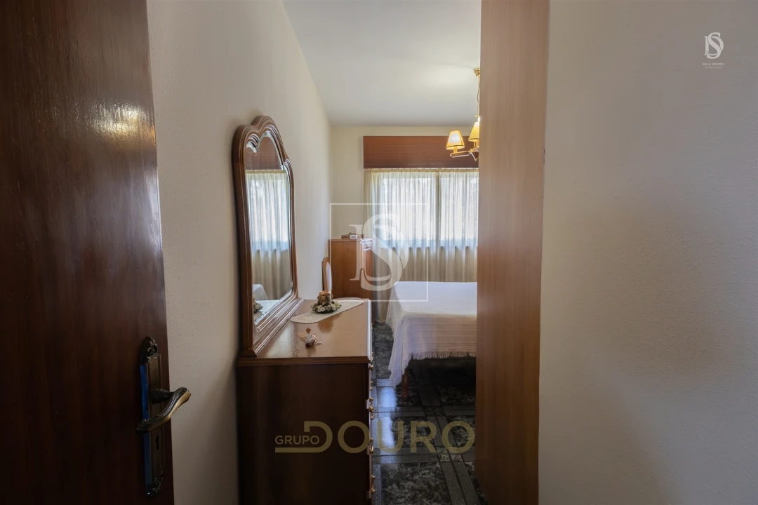 Apartamento T3 para Venda em Vilar de Andorinho Foto 9