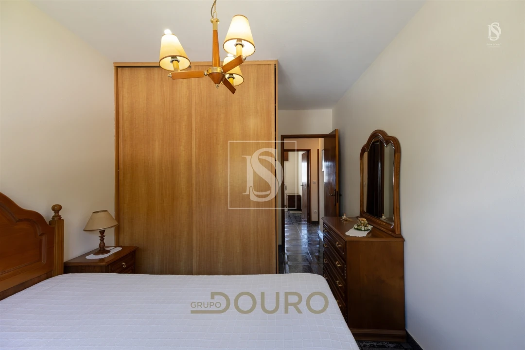 Apartamento T3 para Venda em Vilar de Andorinho Foto 12