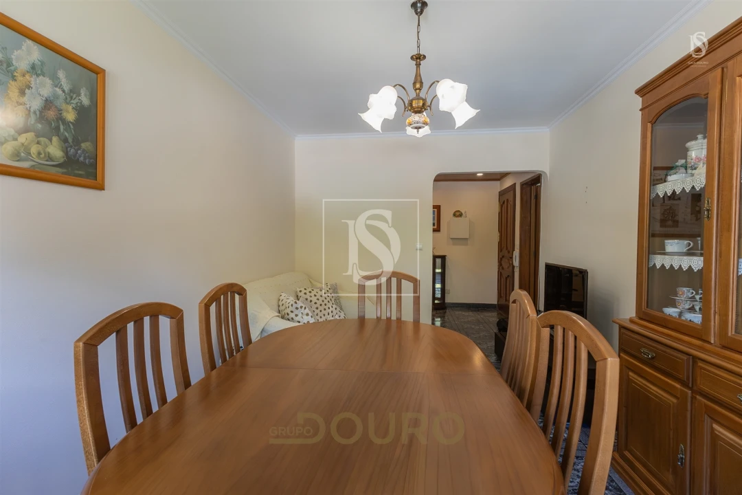 Apartamento T3 para Venda em Vilar de Andorinho Foto 4