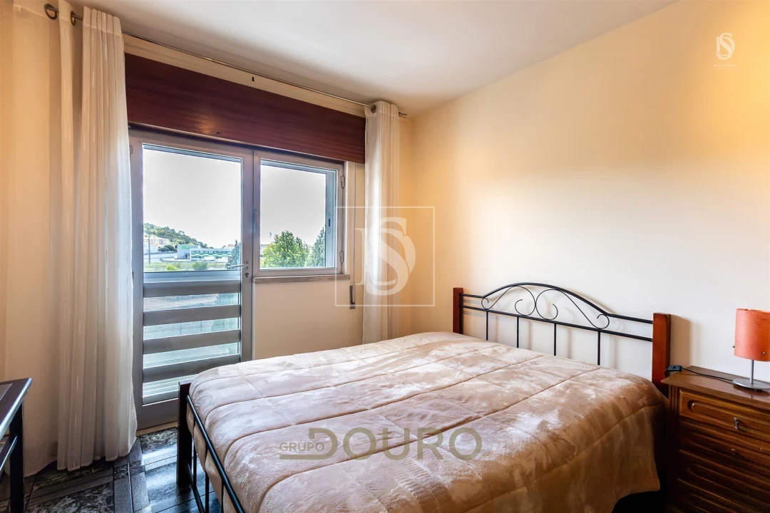 Apartamento T3 para Venda em Vilar de Andorinho Foto 13