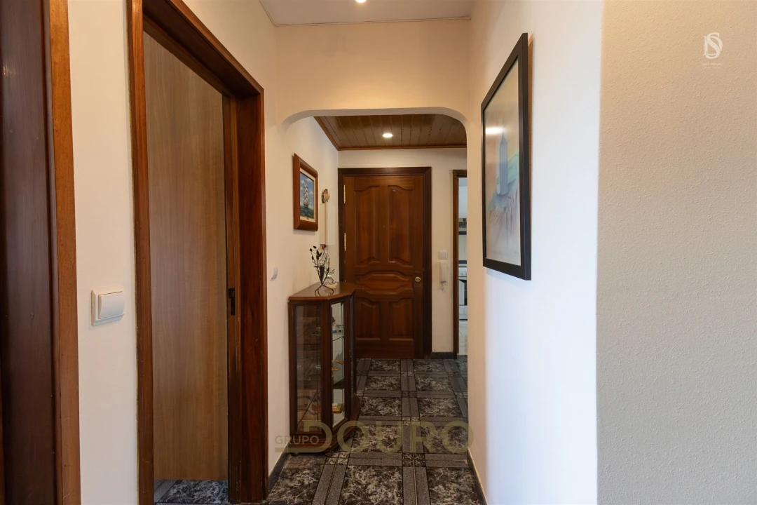 Apartamento T3 para Venda em Vilar de Andorinho Foto 28