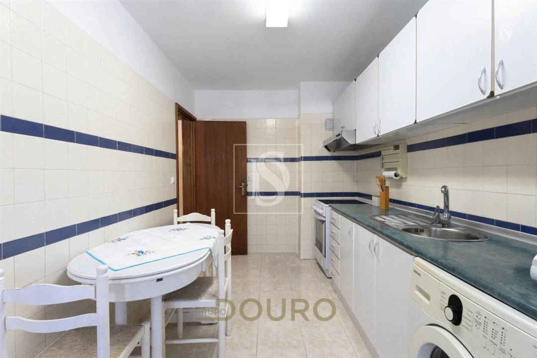 Apartamento T3 para Venda em Vilar de Andorinho Foto 6