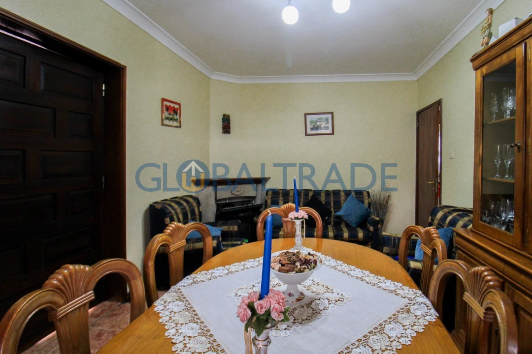 Moradia T2 para Venda em Milheiros Foto 17