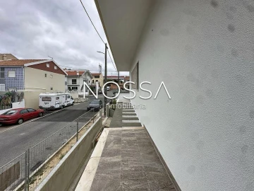 Moradia T4 para Venda em Pontinha e Famões