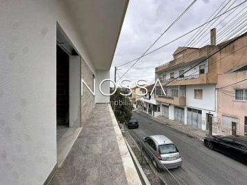 Moradia T4 para Venda em Pontinha e Famões