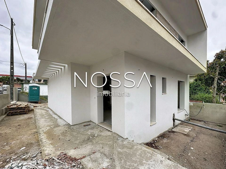 Moradia T4 para Venda em Pontinha e Famões Foto 5