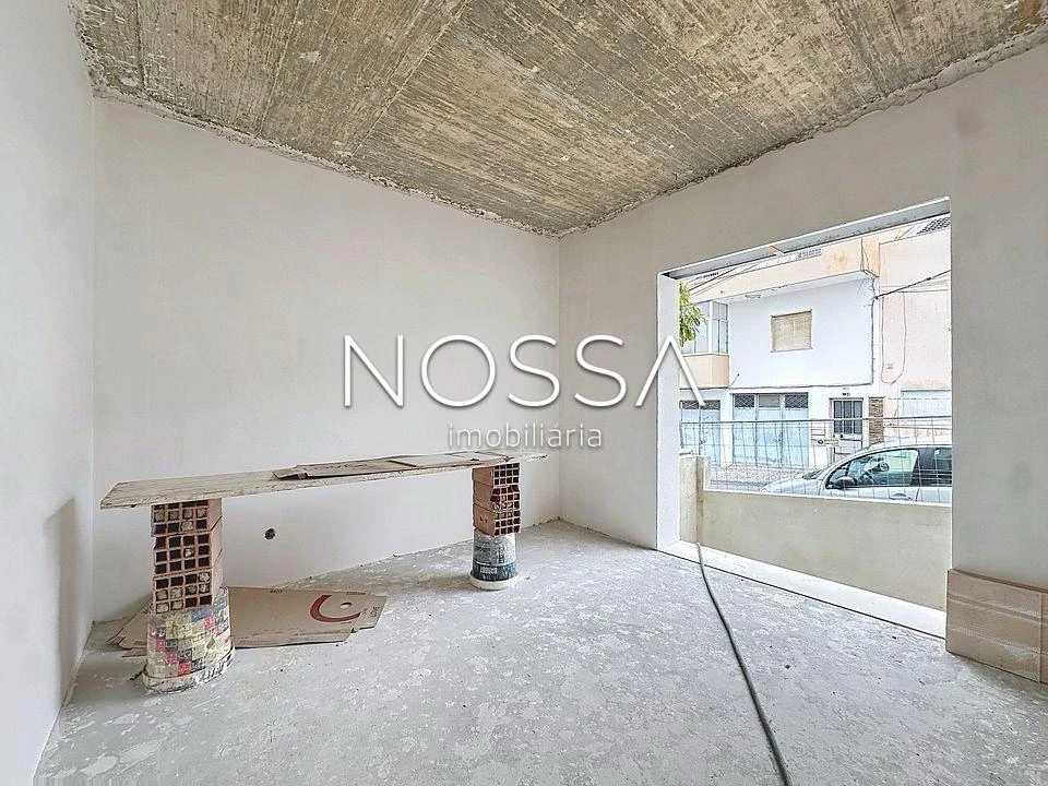 Moradia T4 para Venda em Pontinha e Famões Foto 16