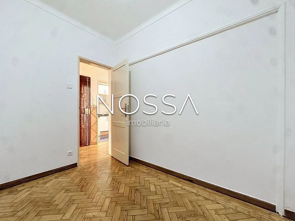 Apartamento T2 para Venda em Queluz e Belas Foto 5