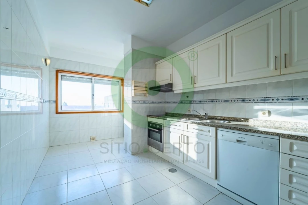 Apartamento T2 para Venda em Canelas Foto 2