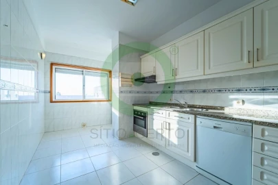 Apartamento T2 para Venda em Canelas