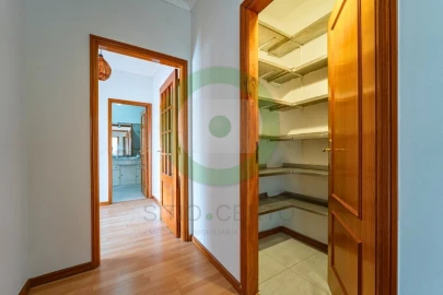 Apartamento T2 para Venda em Canelas