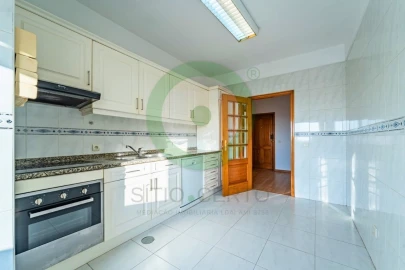 Apartamento T2 para Venda em Canelas