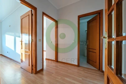 Apartamento T2 para Venda em Canelas