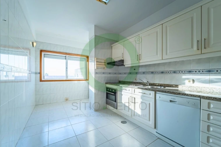 Apartamento T2 para Venda em Canelas Foto 2