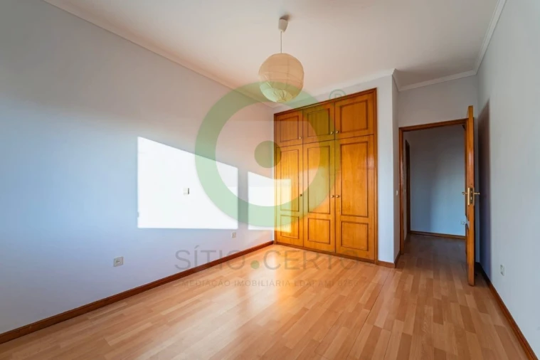 Apartamento T2 para Venda em Canelas Foto 11