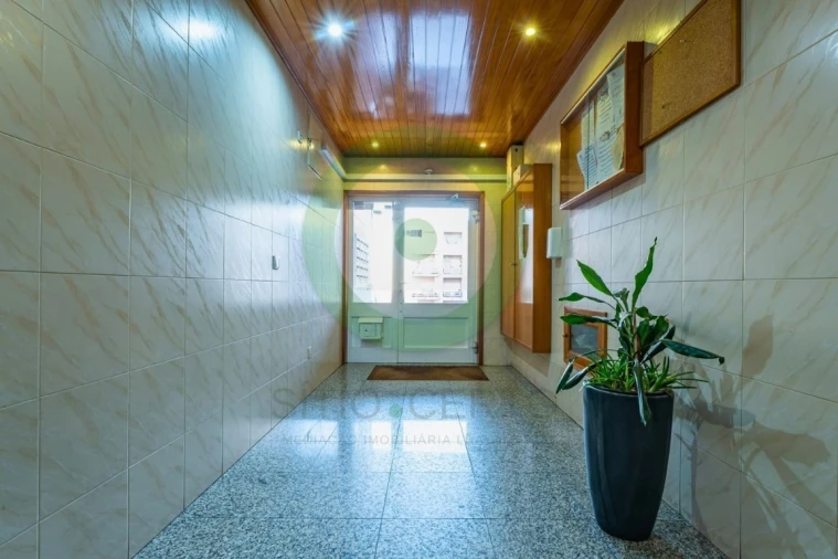 Apartamento T2 para Venda em Canelas Foto 16